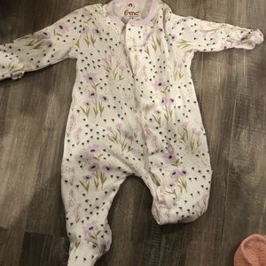 Newborn magnetic me sleeper